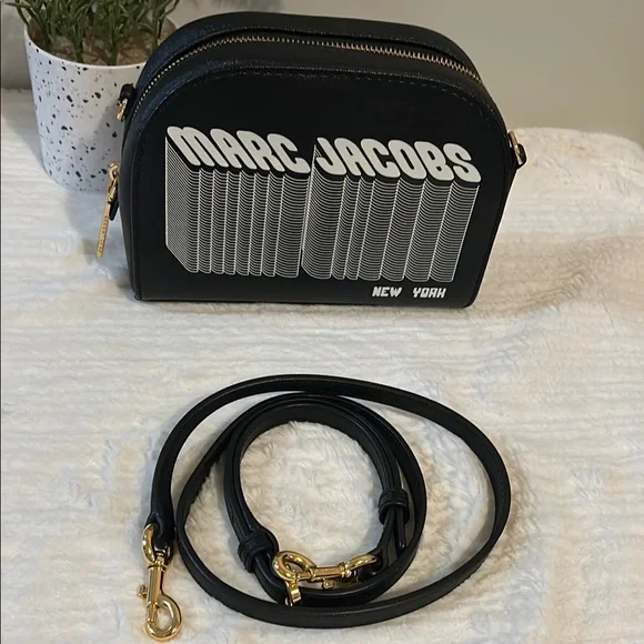 Marc Jacobs New York Black and White Crossbody Bag - Picture 5 of 12